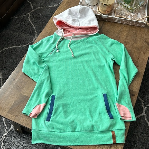 Ampersand Ave Doublehood - Picture 1 of 3